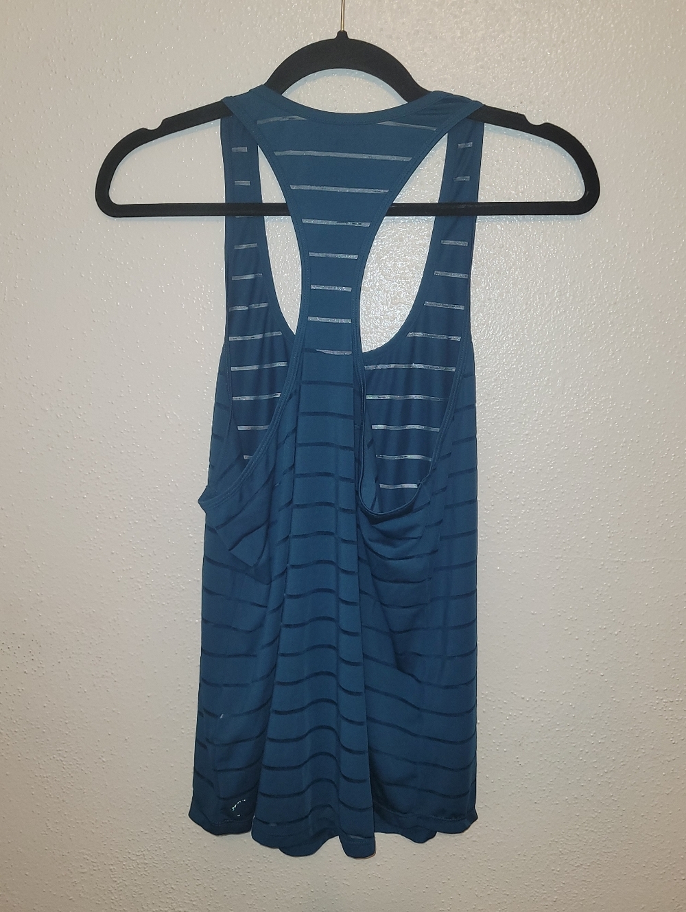 Zyia Blue Havana Shadow Stripe Tank Top Size Large - Picture 2 of 3